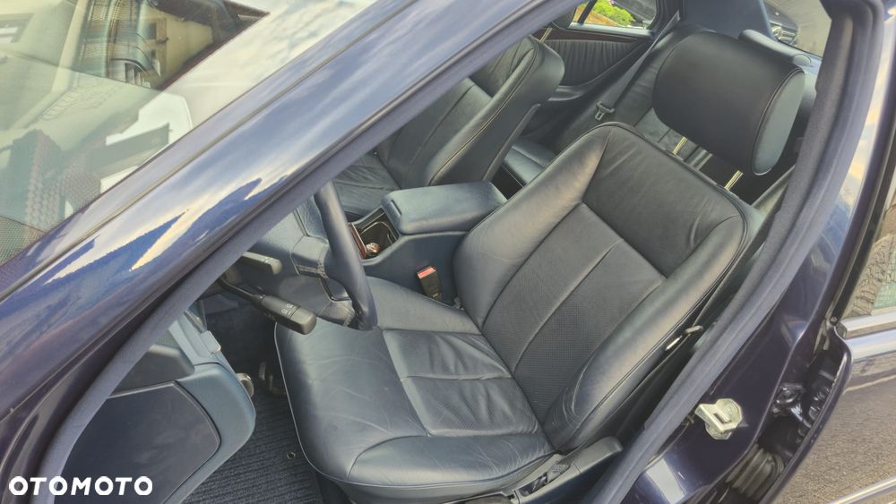 Mercedes-Benz Klasa E 320 Elegance - 17