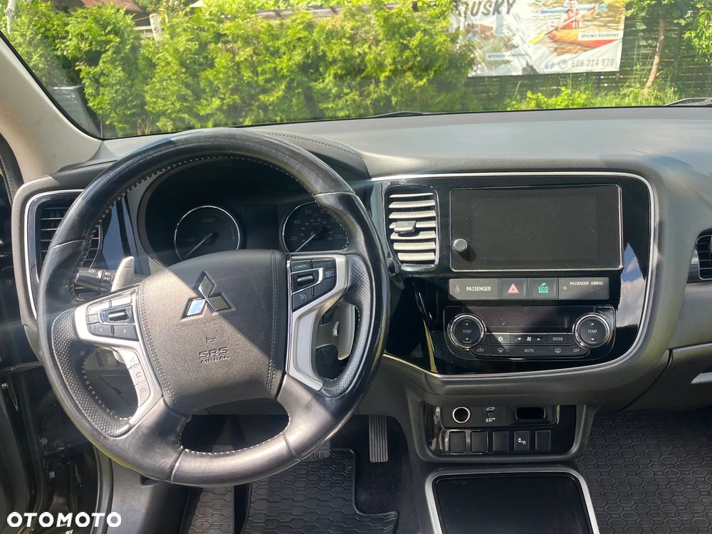Mitsubishi Outlander Intense + - 11