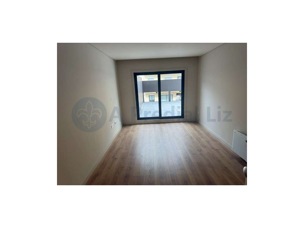 Apartamento T1 c/ terraço - junto à Rotunda da Boavista / Casa da M... - Grande imagem: 4/19