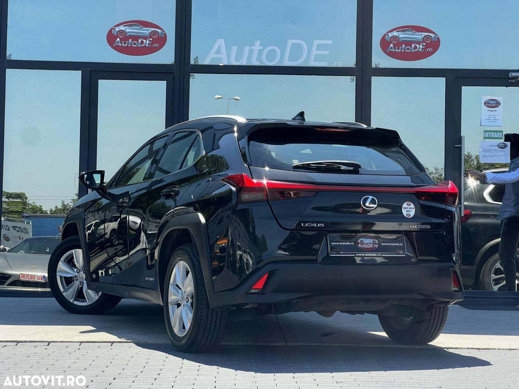 Lexus UX - 3