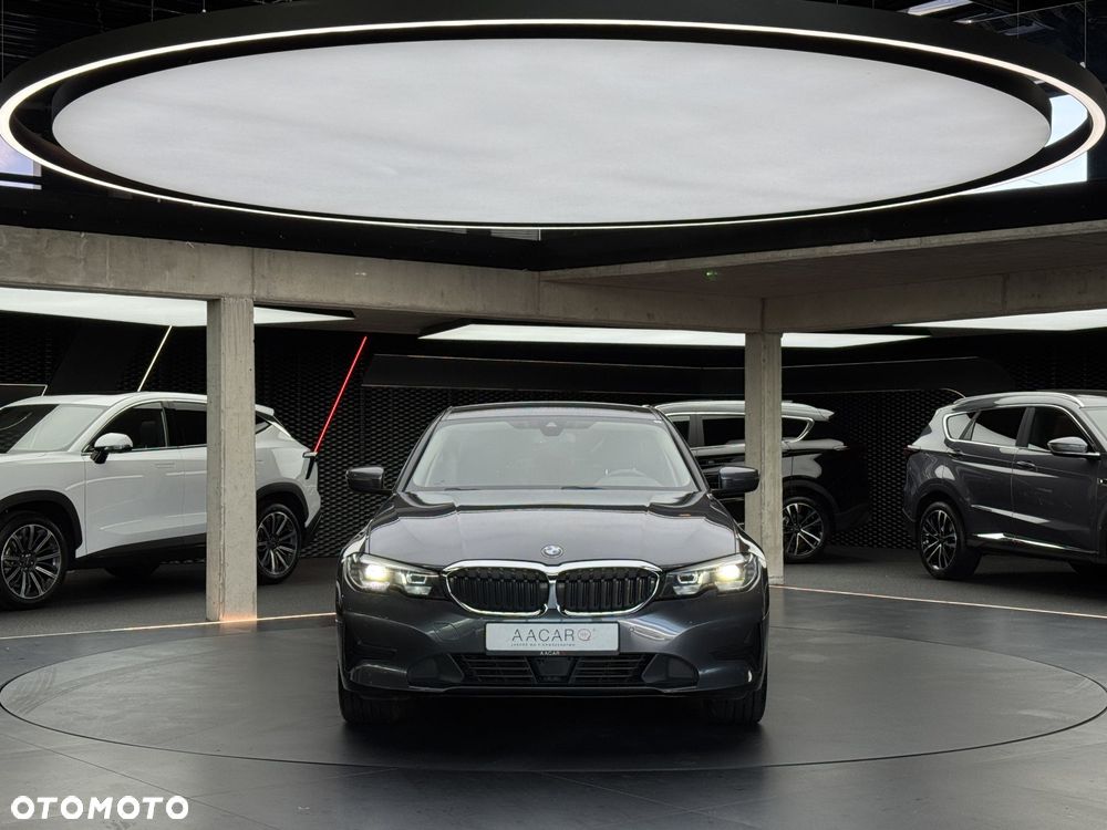 BMW Seria 3 318i - 9