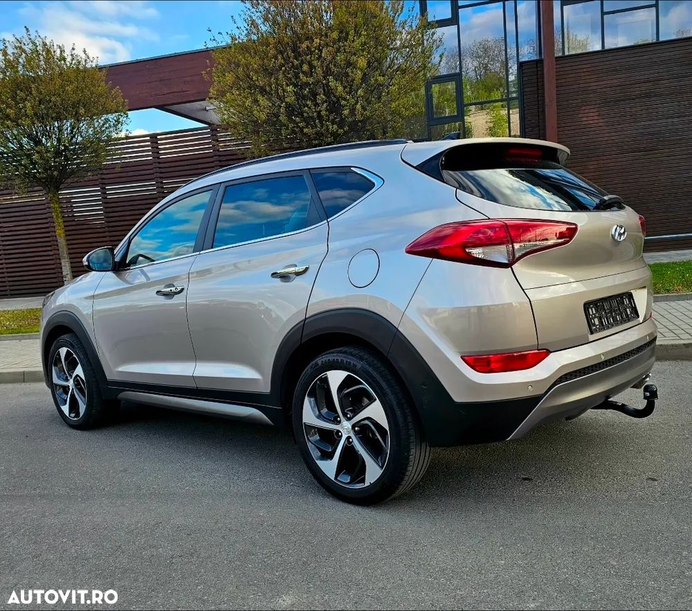 Hyundai Tucson 2.0 CRDI 4WD Automatik Advantage - 6