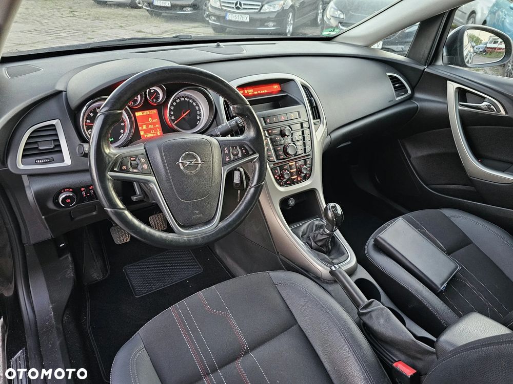 Opel Astra 1.4 Turbo 150 Jahre - 16