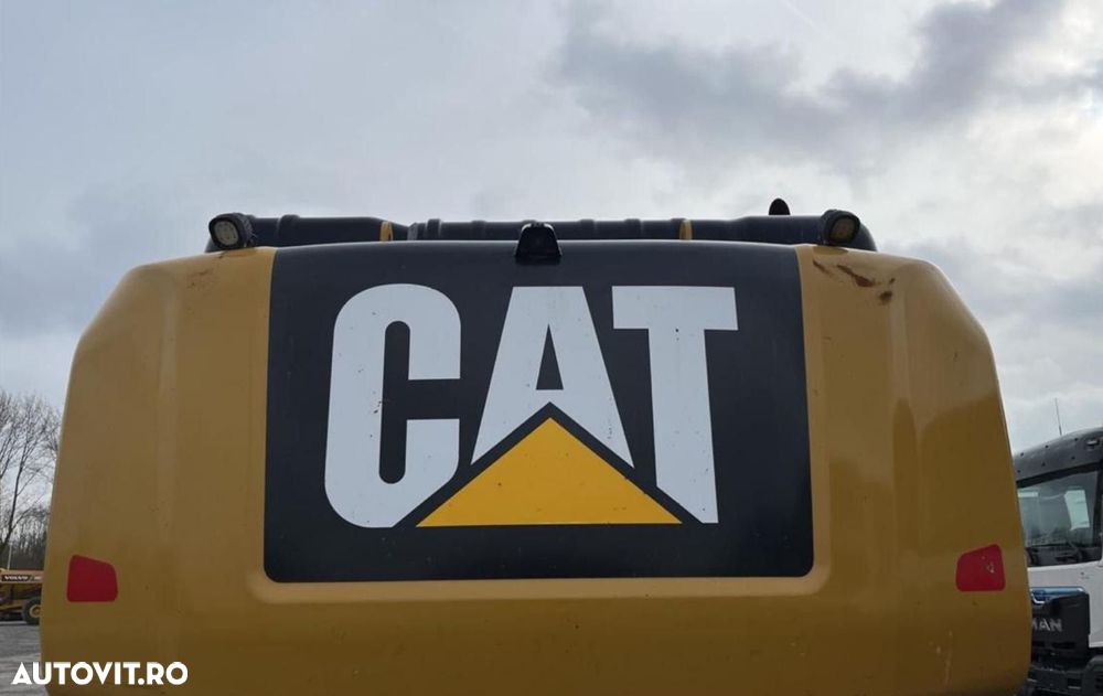 Caterpillar 340F Excavator - 4