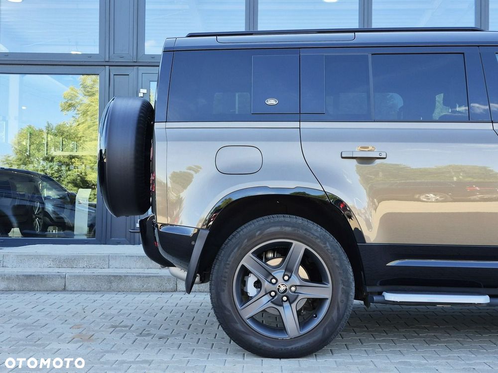 Land Rover Defender - 8