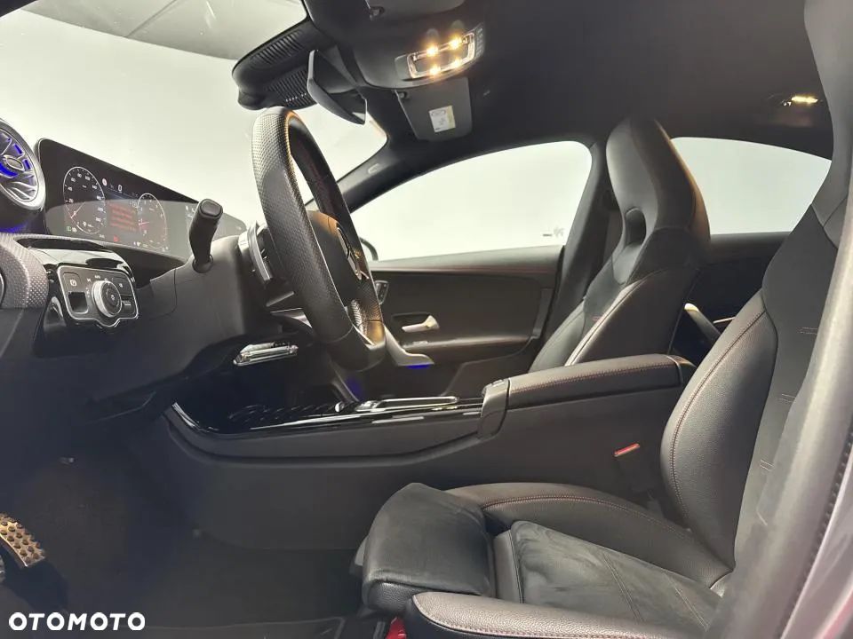 Mercedes-Benz CLA 220 4-Matic AMG Line 7G-DCT - 12