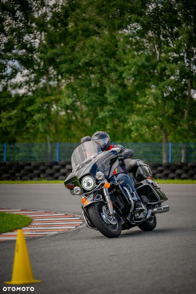 Harley-Davidson Touring Electra Glide - 19