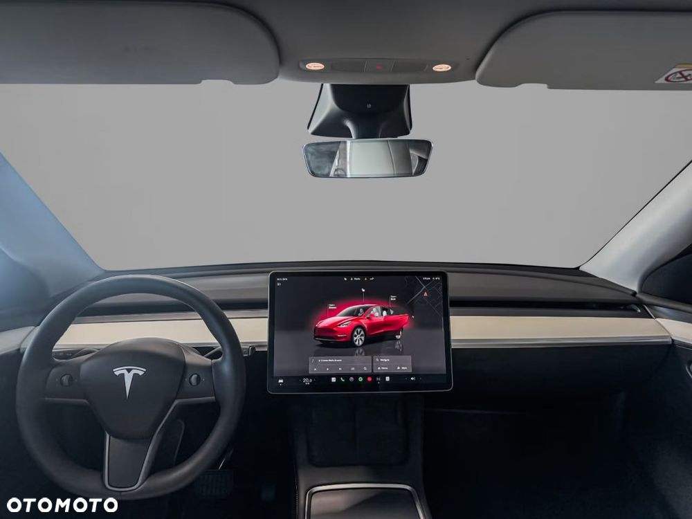 Tesla Model Y - 6