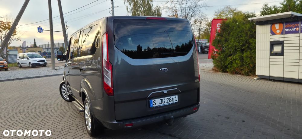 Ford Tourneo Custom - 13