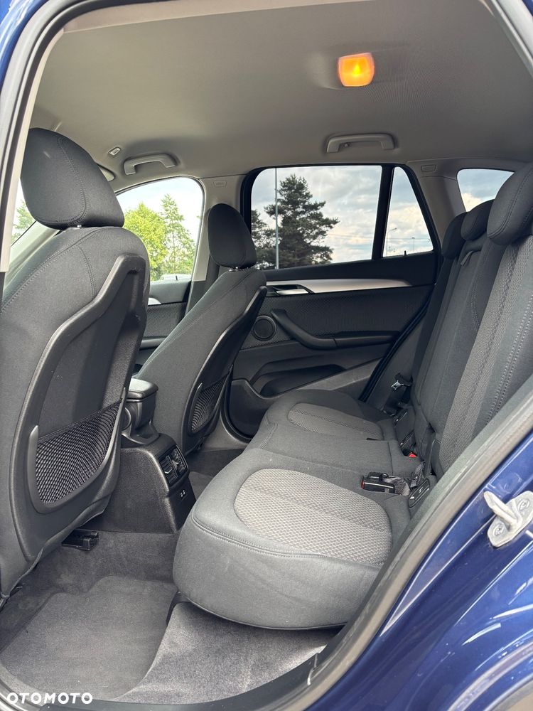 BMW X1 sDrive16d - 13