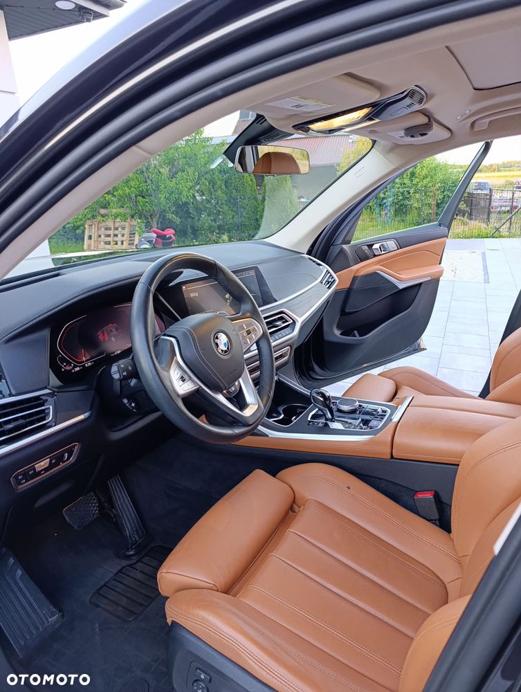BMW X7 xDrive40i - 27