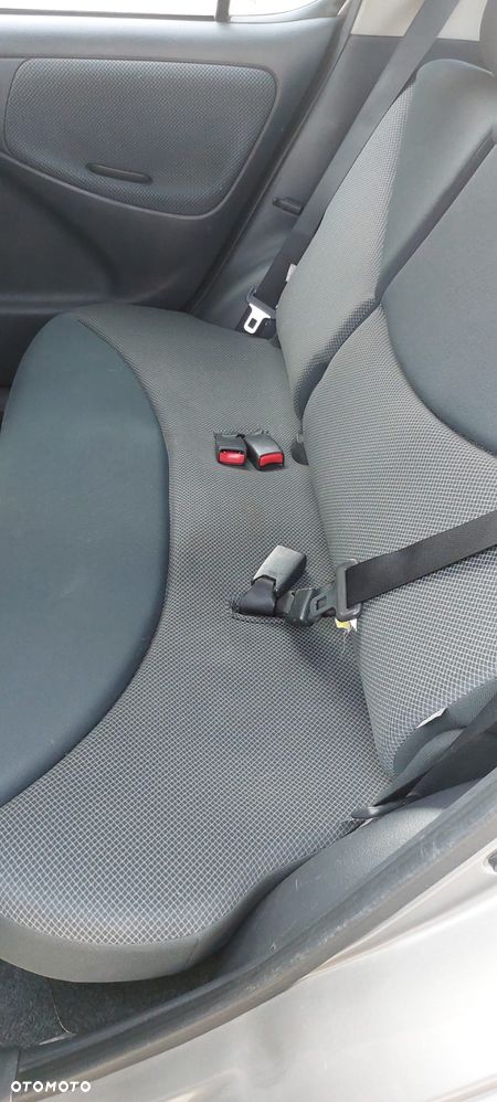 Toyota Yaris 1.3 - 14