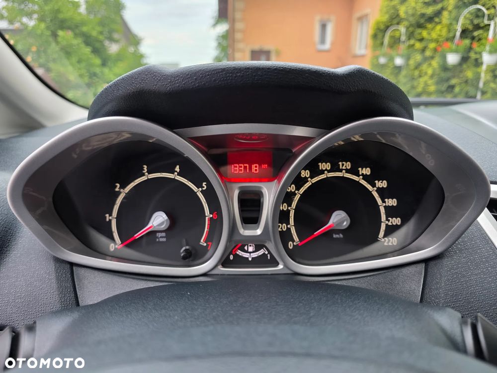 Ford Fiesta 1.4 Titanium - 30