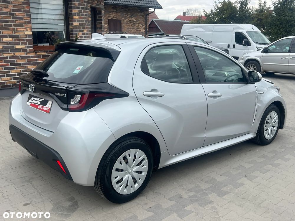 Toyota Yaris Hybrid 100 Premium - 1