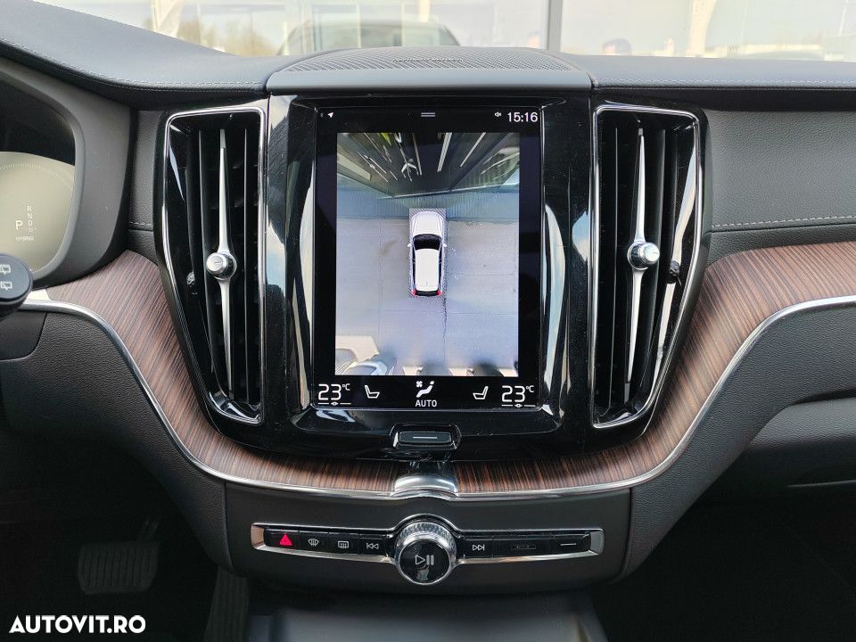 Volvo XC 60 T8 AWD Recharge Geartronic Inscription - 24