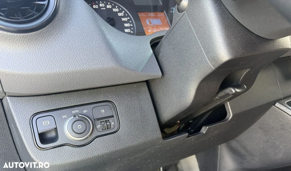 Mercedes-Benz eSprinter - 8