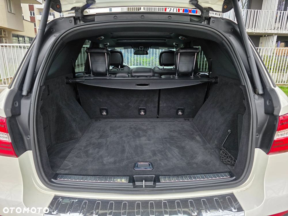 Mercedes-Benz ML 63 AMG 4-Matic - 29