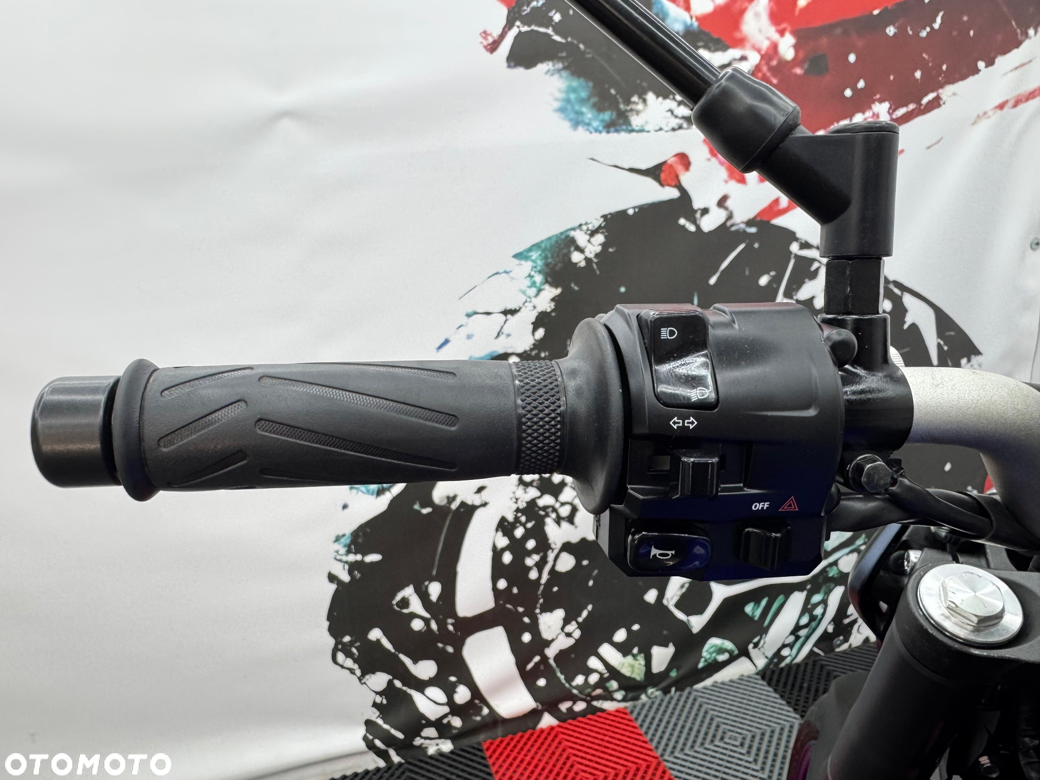 Yamaha MT - 27