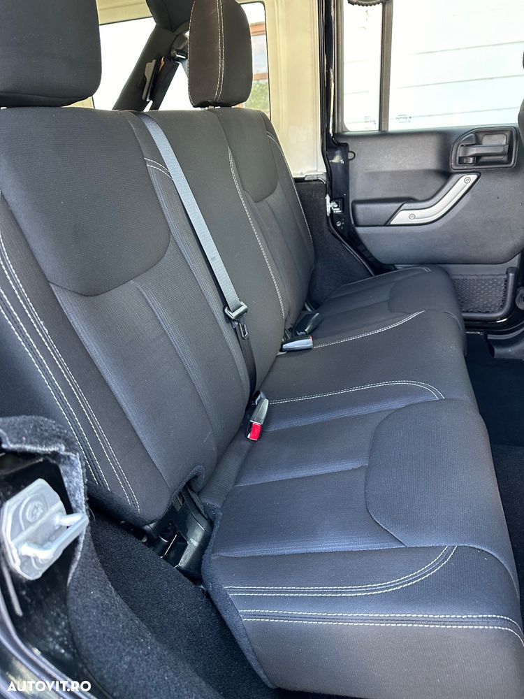 Jeep Wrangler - 34