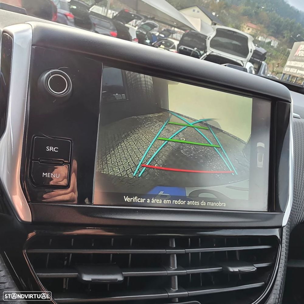 Peugeot 2008 1.2 PureTech Allure - 6