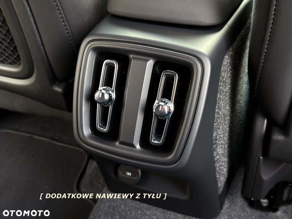 Volvo XC 40 B3 B DKG Ultra Black Edition - 25