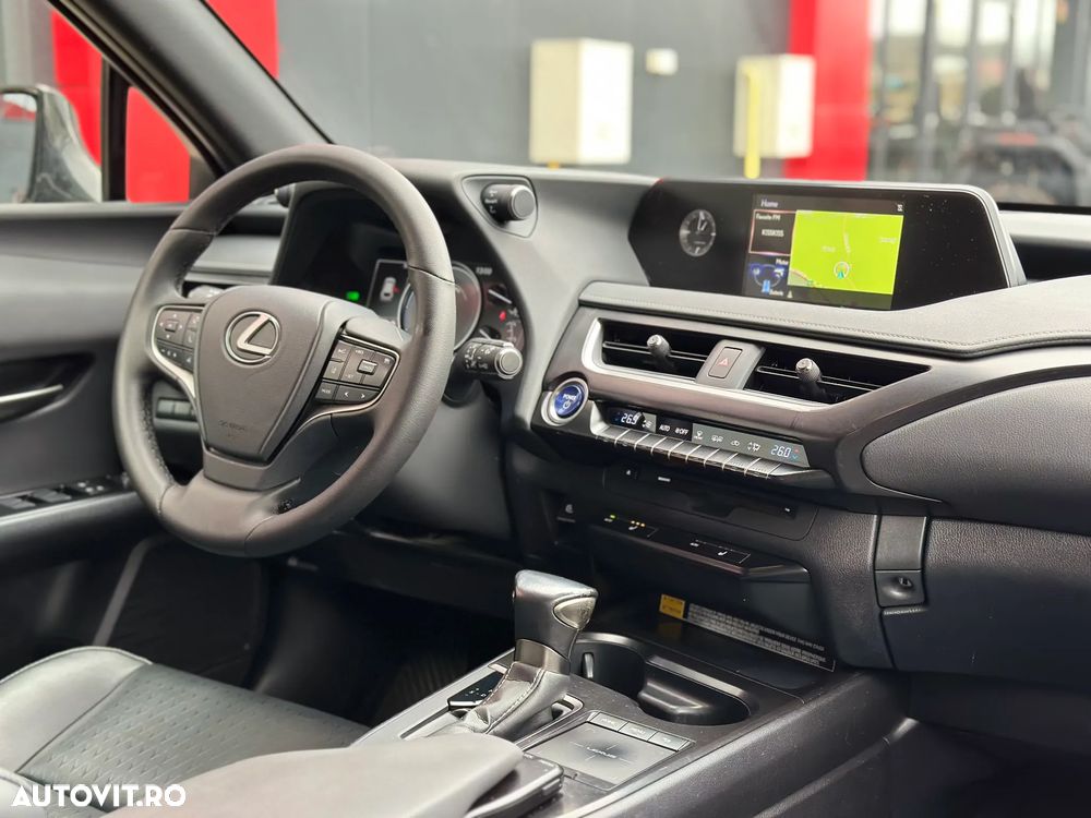 Lexus UX 250h FWD Executive - 20