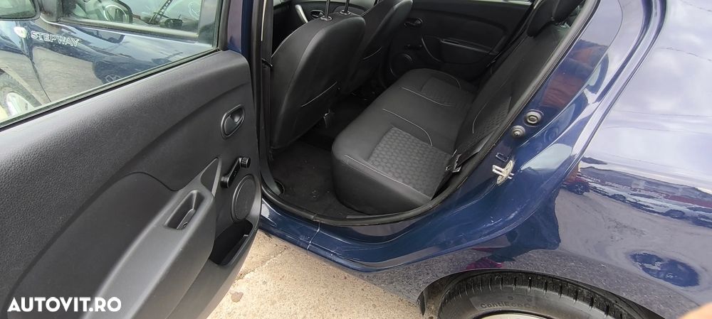 Dacia Logan 1.2 16V Laureate - 9