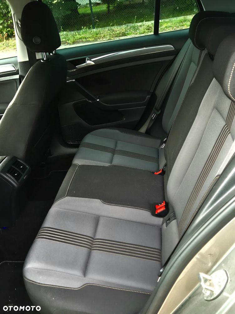 Volkswagen Golf - 11