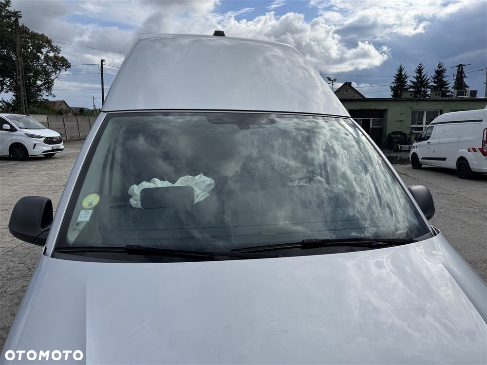 Volkswagen TRANSPORTER T6.1 - 12