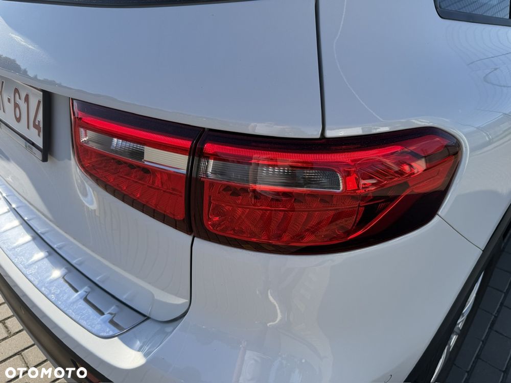 Mercedes-Benz GLB - 16