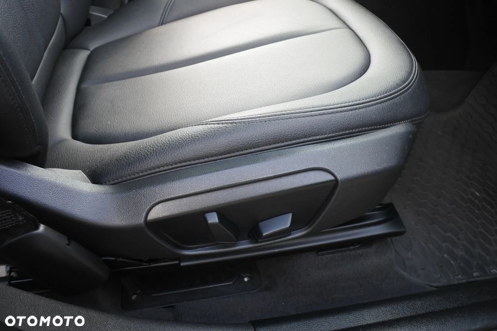 BMW X1 xDrive25i xLine sport - 7