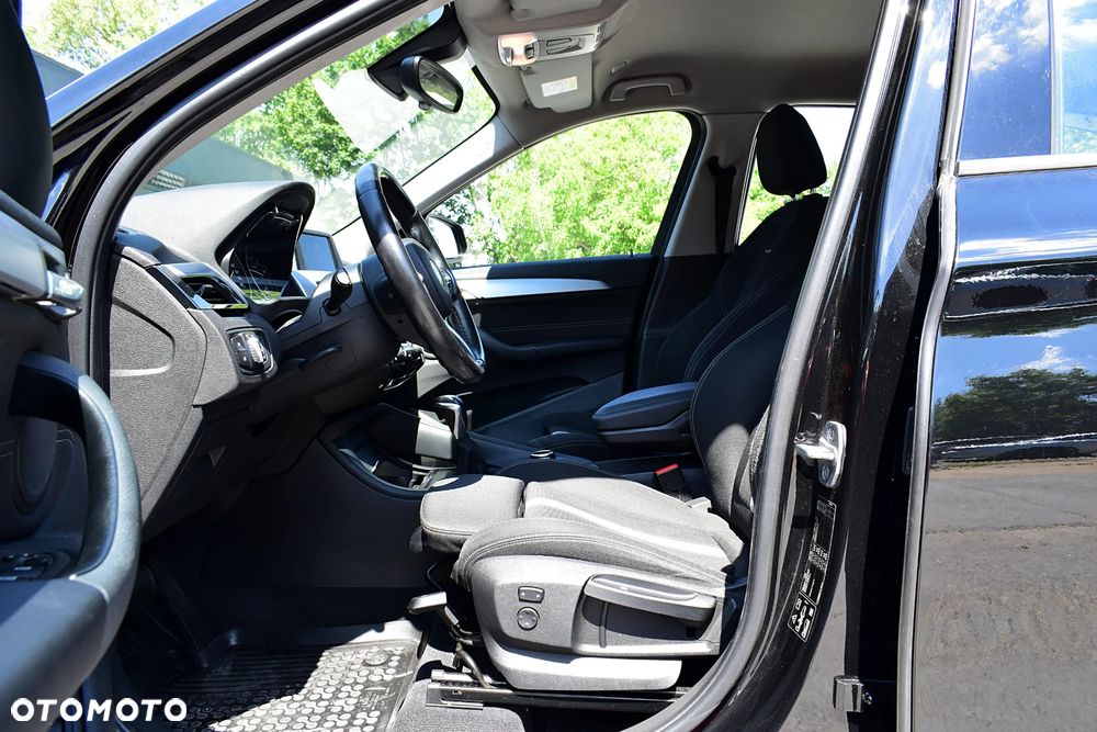 BMW X1 xDrive20i Advantage - 6