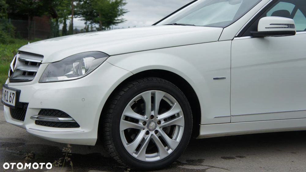 Mercedes-Benz Klasa C 180 CGI Automatik BlueEFFICIENCY - 3