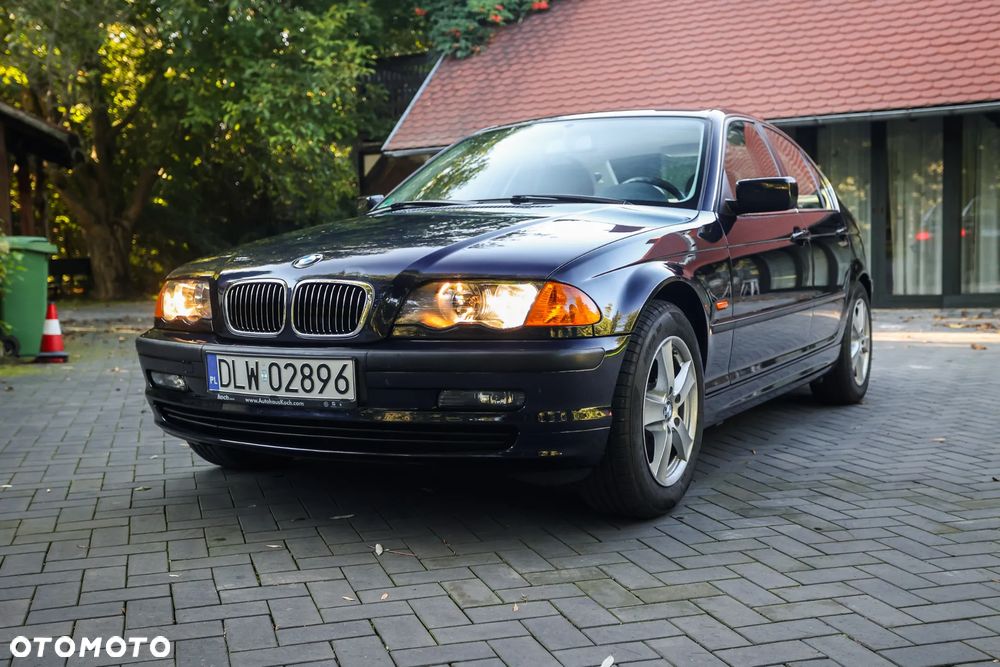 BMW Seria 3 323i - 5