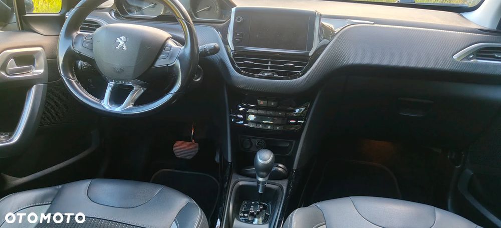 Peugeot 2008 1.2 Pure Tech GPF Allure S&S EAT6 - 9