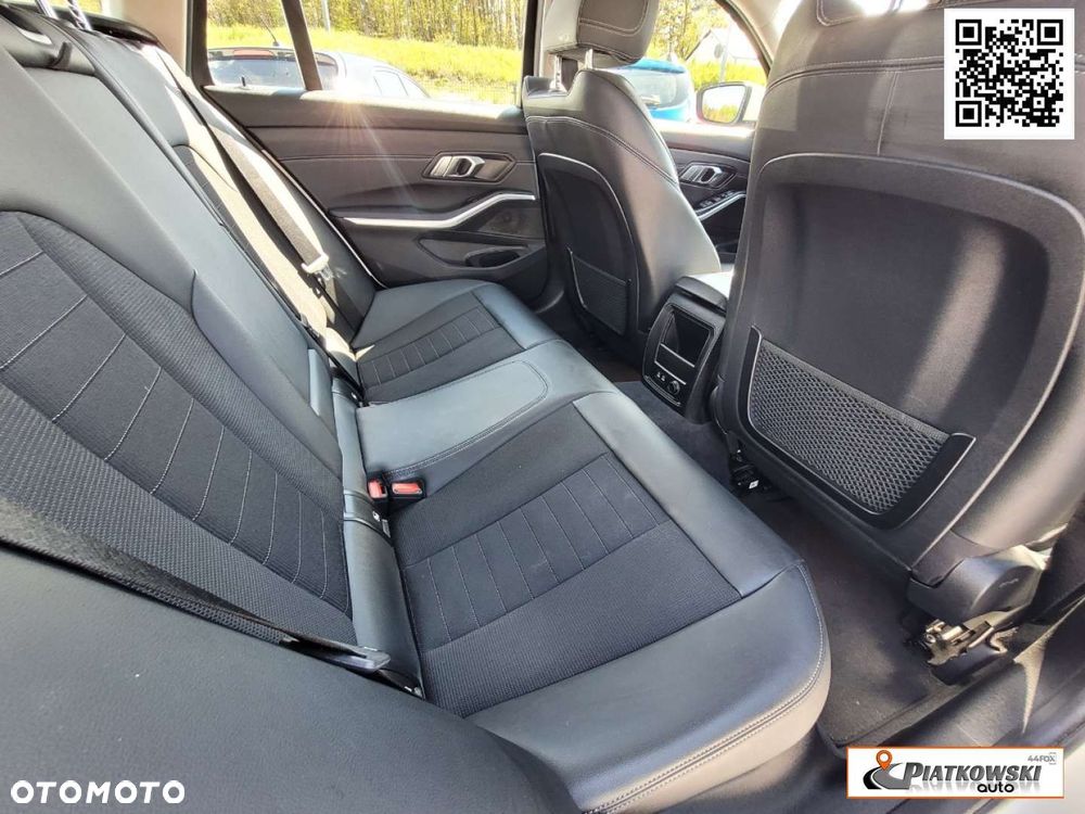 BMW Seria 3 320i - 25