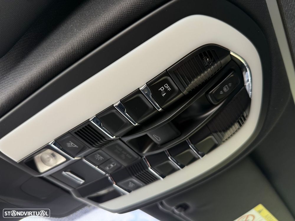 Porsche Cayenne Platinum Edition - 60