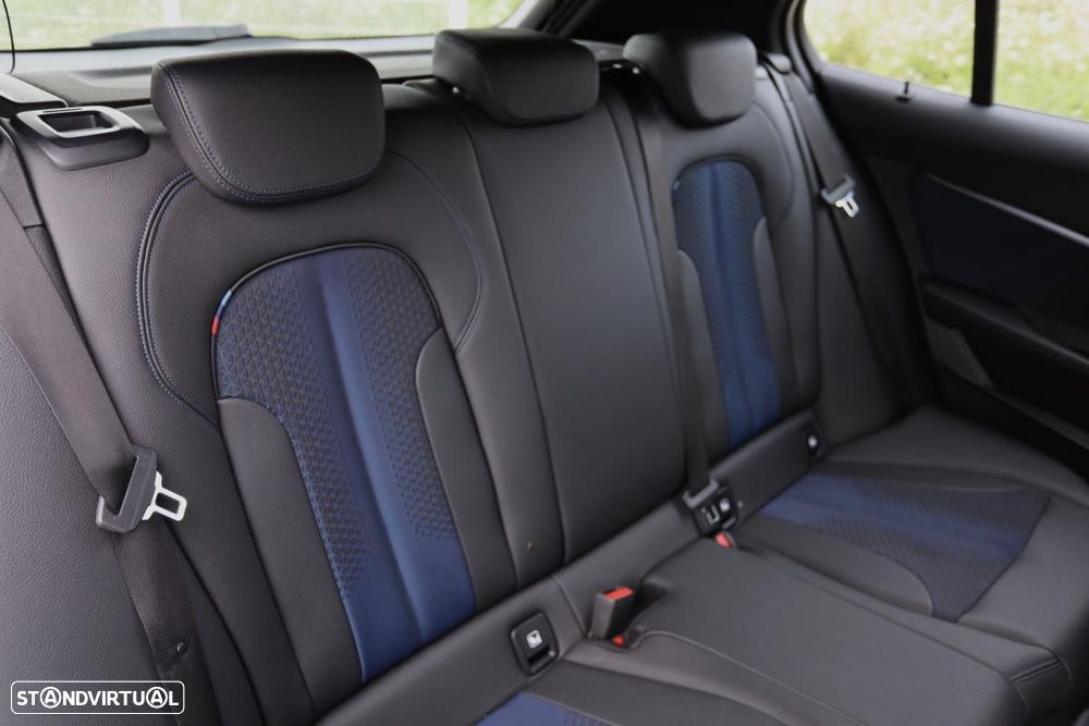 BMW 116 d Pack M - 15