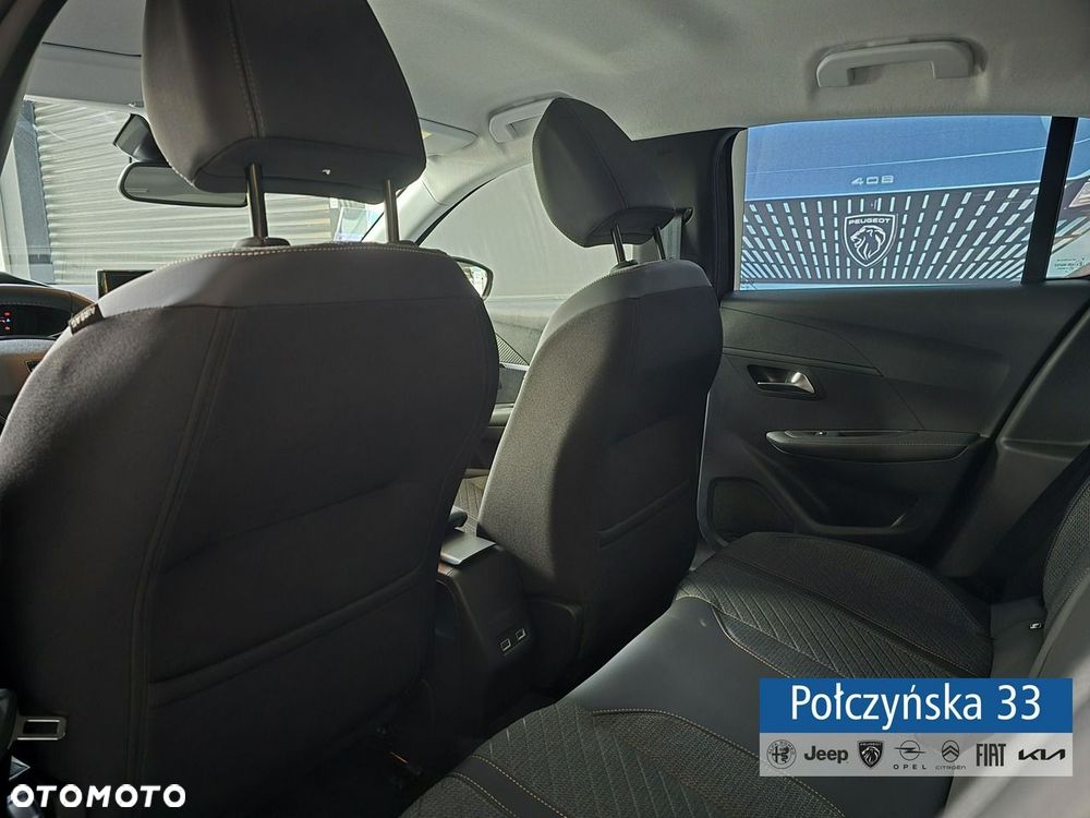 Peugeot 208 - 17