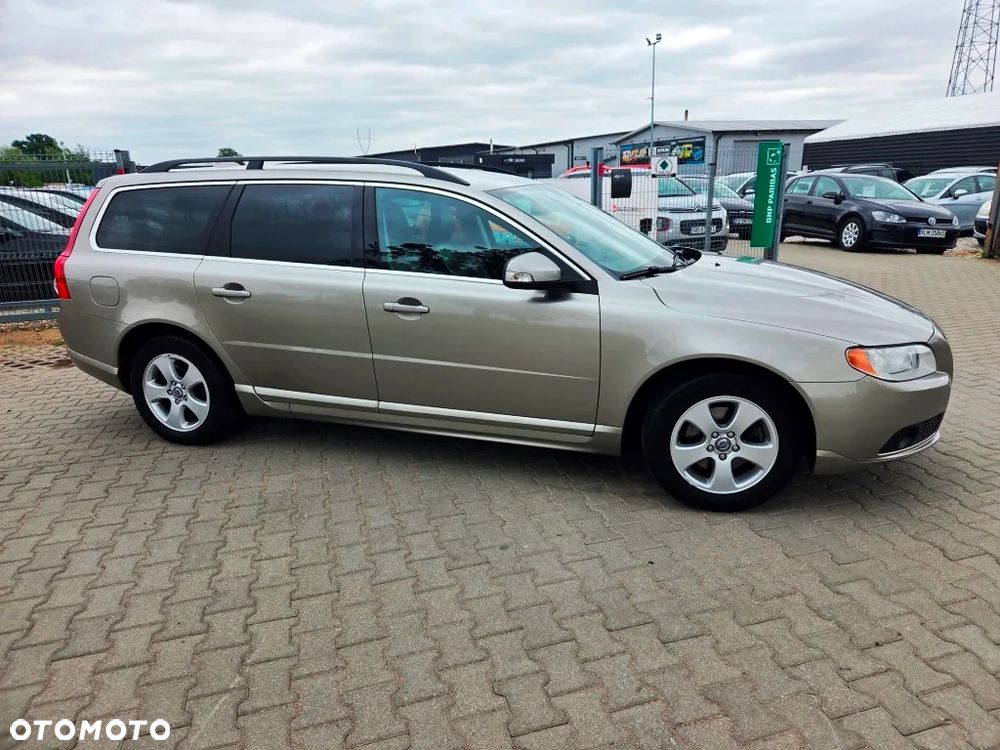 Volvo V70 2.0D Momentum - 6