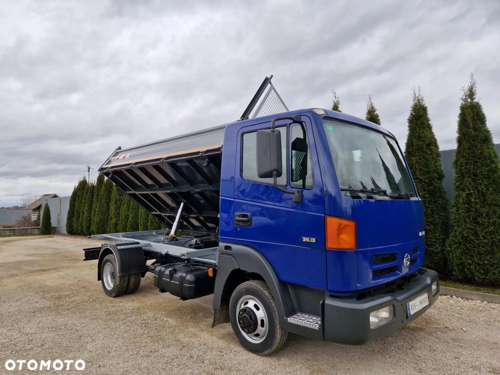 Nissan Atleon 3.0 - 2