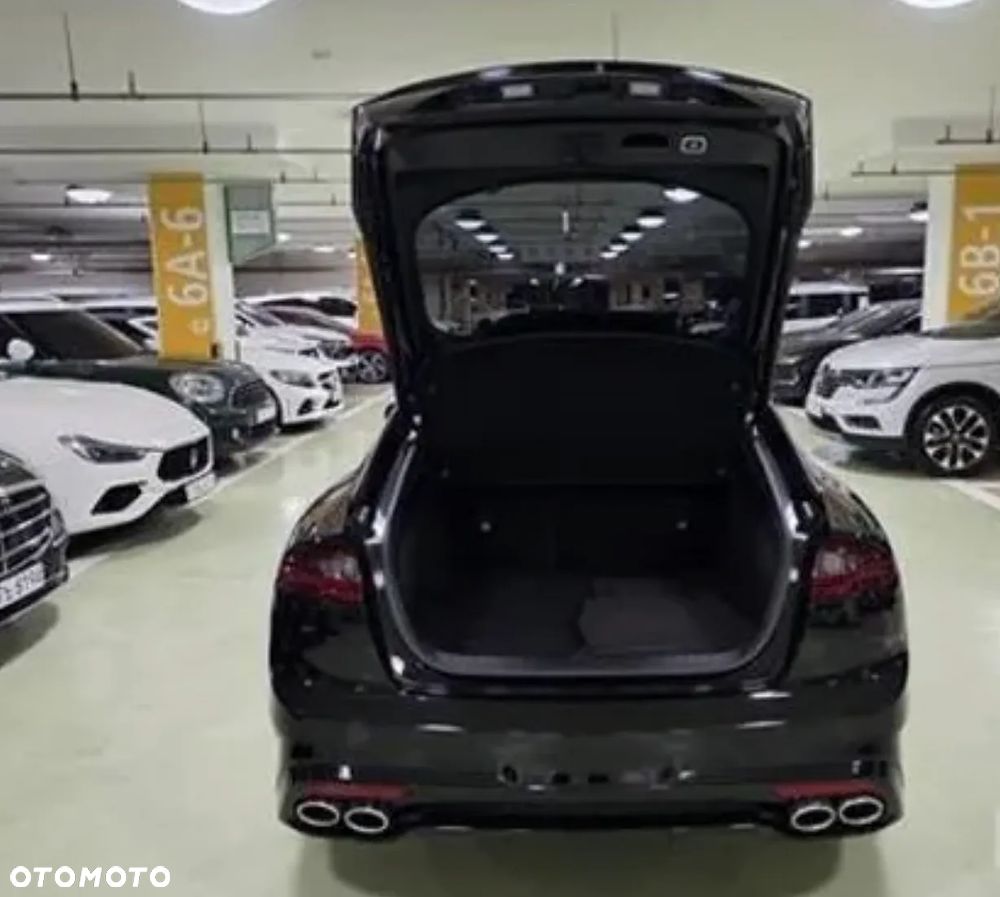 Kia Stinger - 28