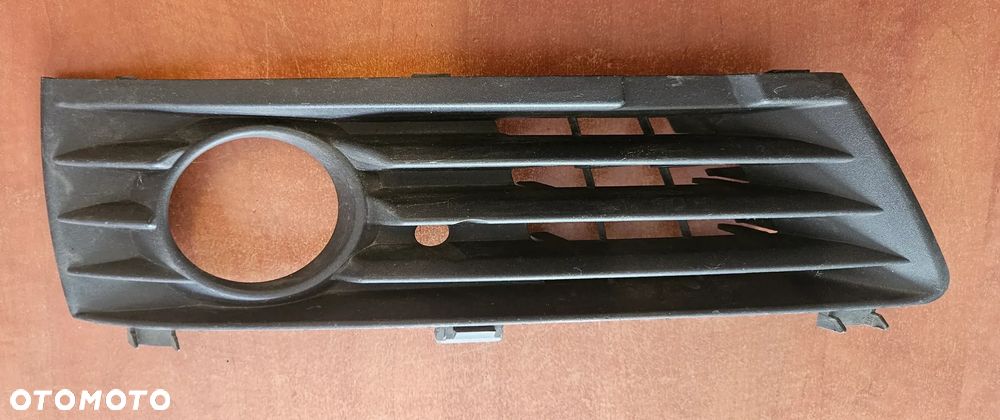 Kratka halogenów OPEL ZAFIRA B 13124990 - 1