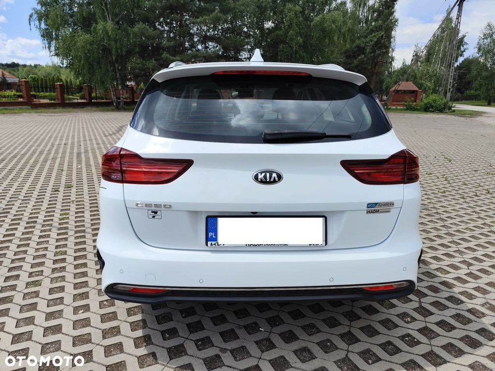 Kia Ceed 1.6 CRDi mHEV M - 6