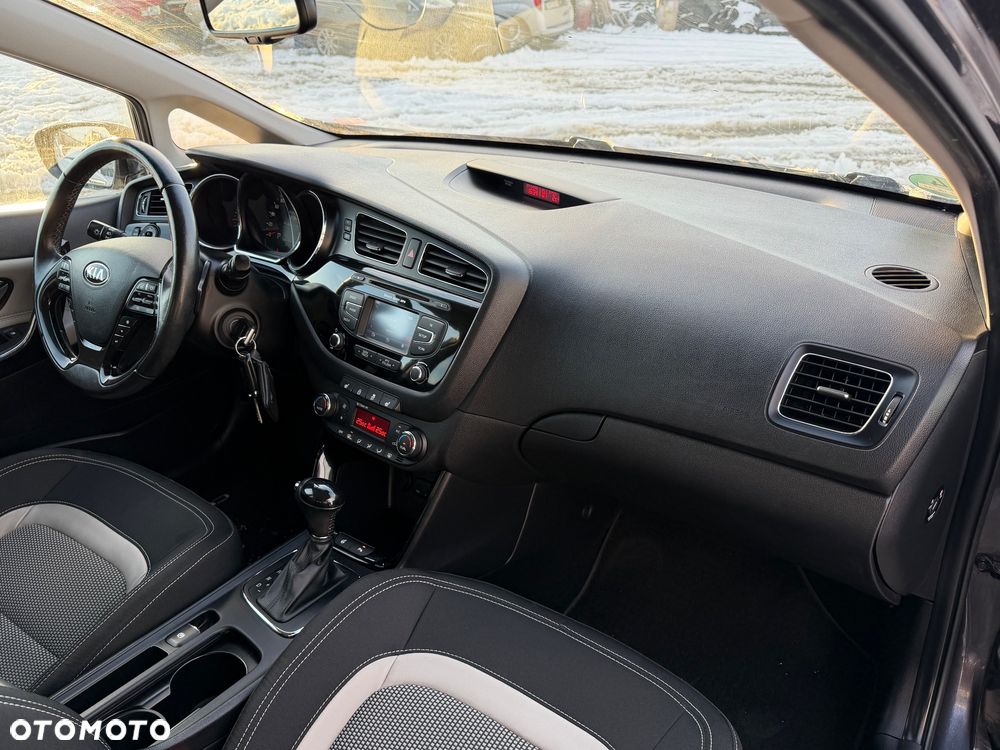 Kia Ceed 1.6 GDI DCT Platinum Edition - 28