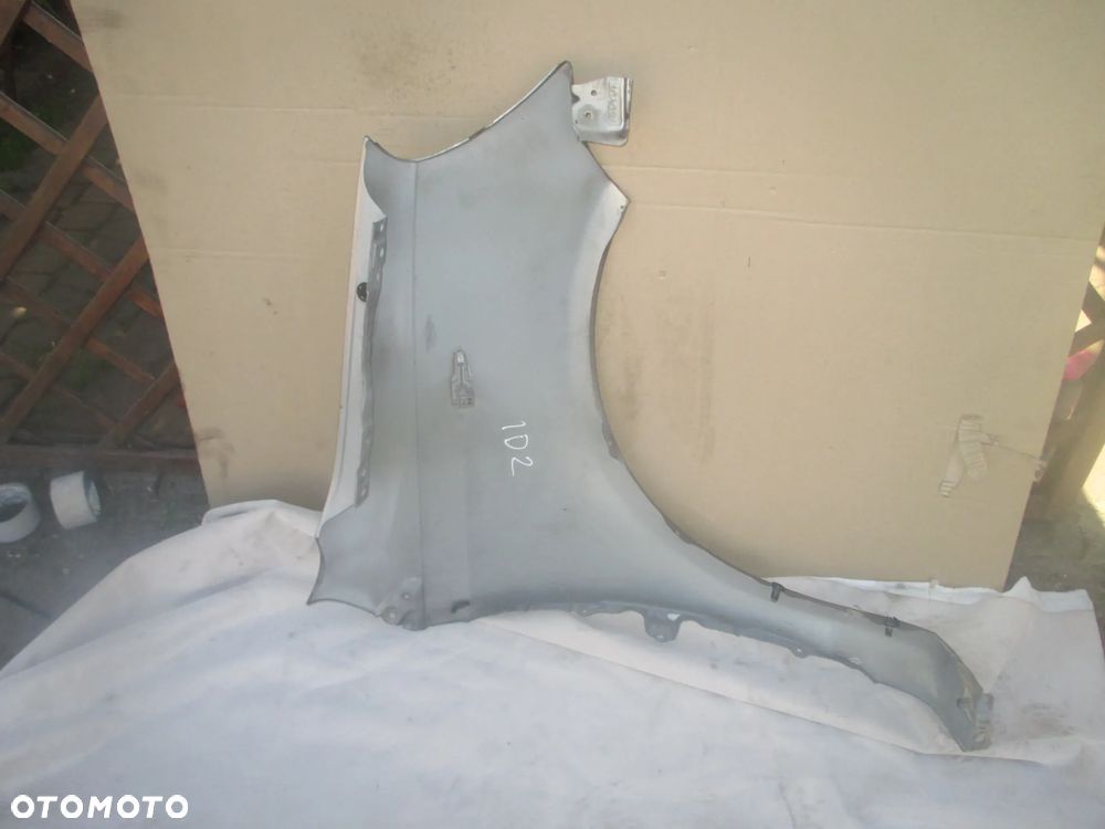 Błotnik Toyota Yaris I 1D2 zero korozji - 4