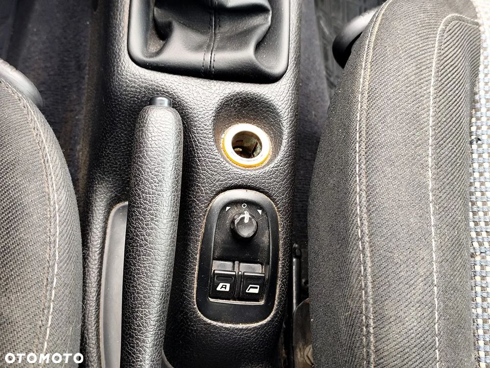 Peugeot 206 CC 1.6 - 13