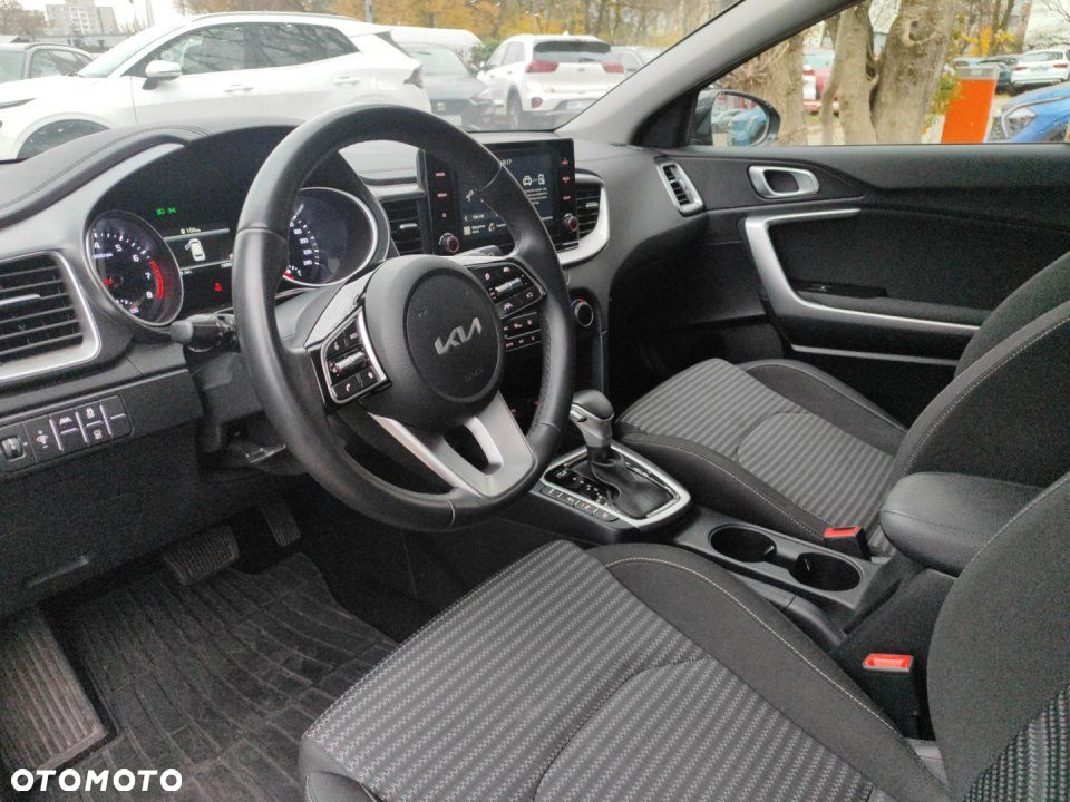 Kia Ceed - 9