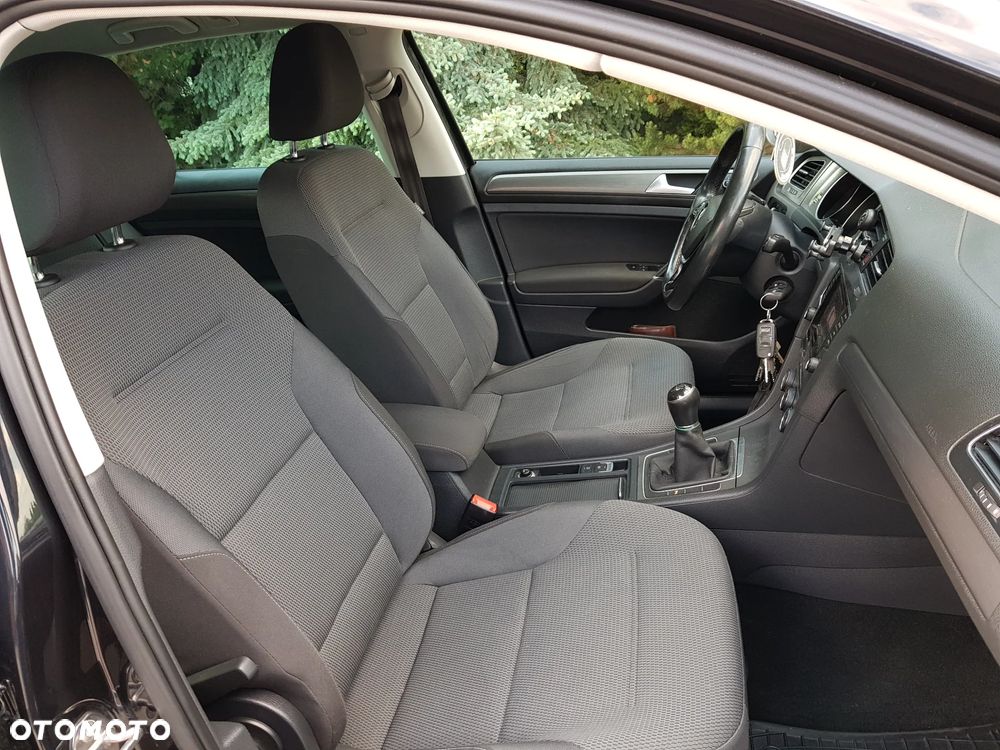 Volkswagen Golf 1.6 TDI BlueMotion Technology Comfortline - 25