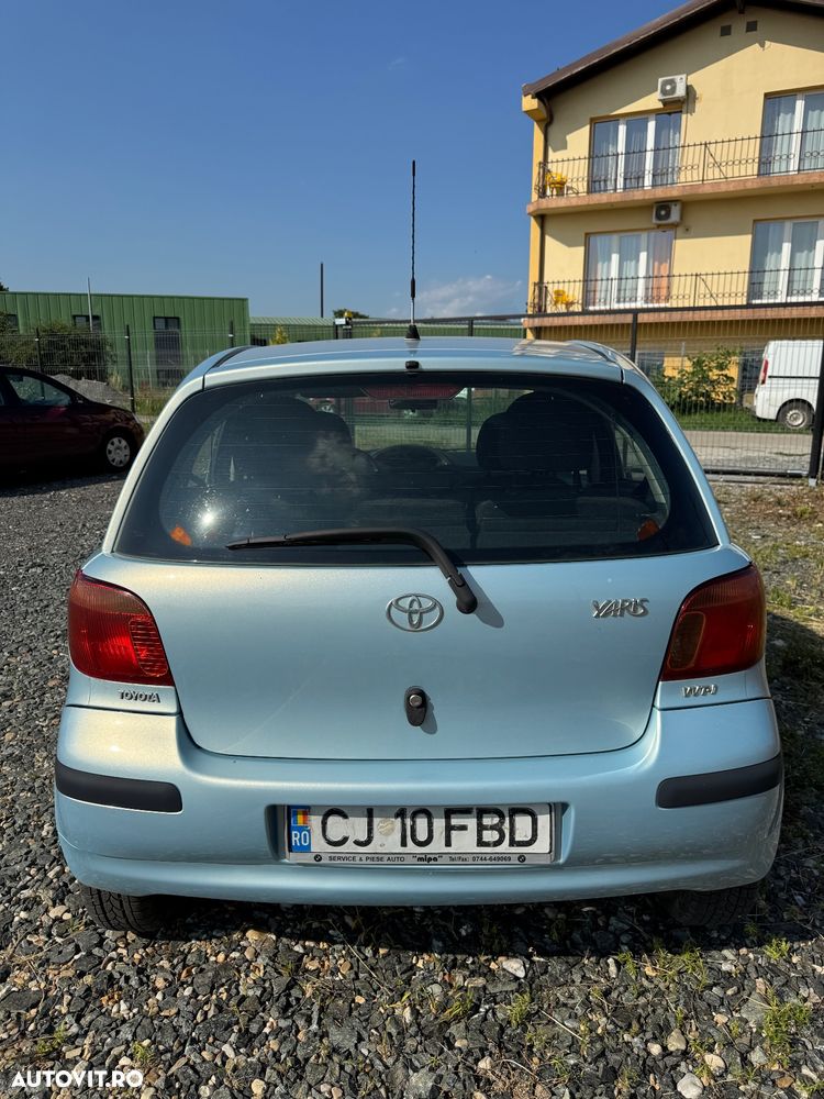 Toyota Yaris 1.0 Base AC - 4